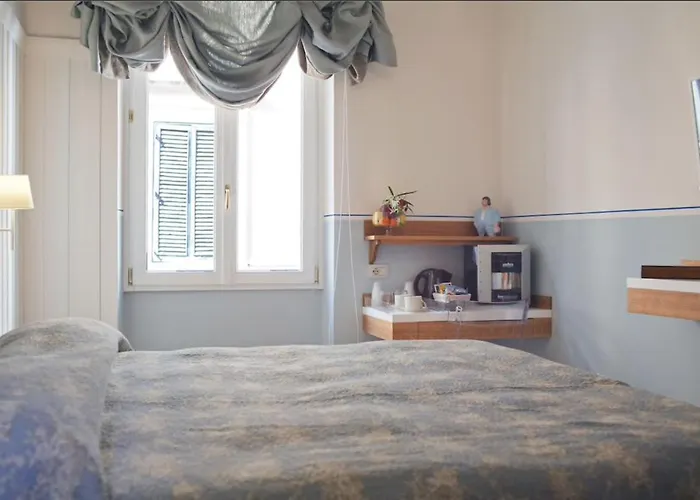 Piazza Di Spagna Prestige Petit Гостевой дом