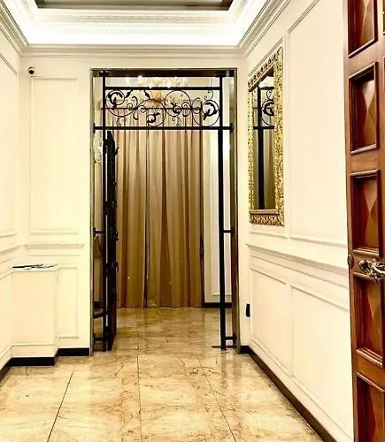 Piazza Di Spagna Prestige Petit Рим